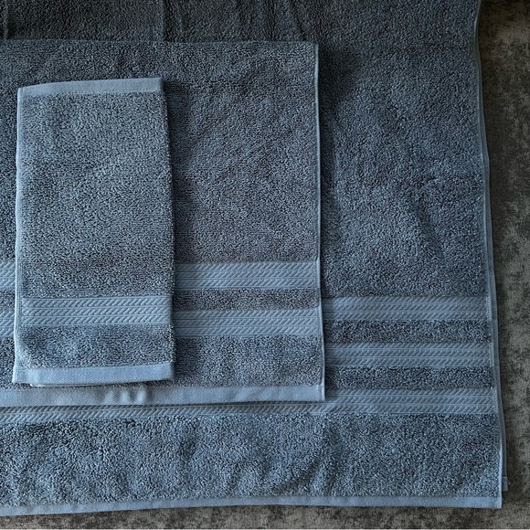 NEW Member's Mark Hotel Premier Towel Set- Indigo (Partial Set) - Picture 4 of 12
